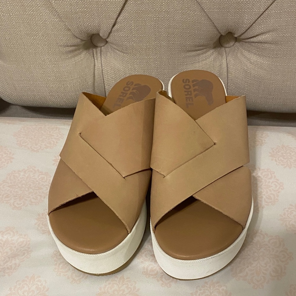 Sorel Women's Tan Crossover Mules